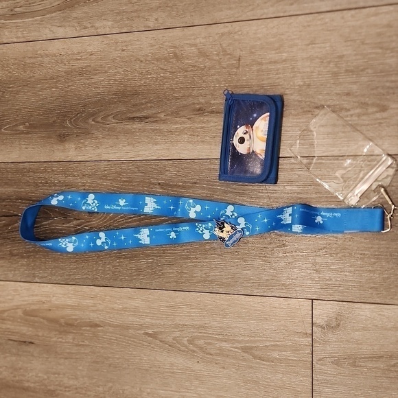 Walt Disney Lanier With Wallet - Picture 1 of 5